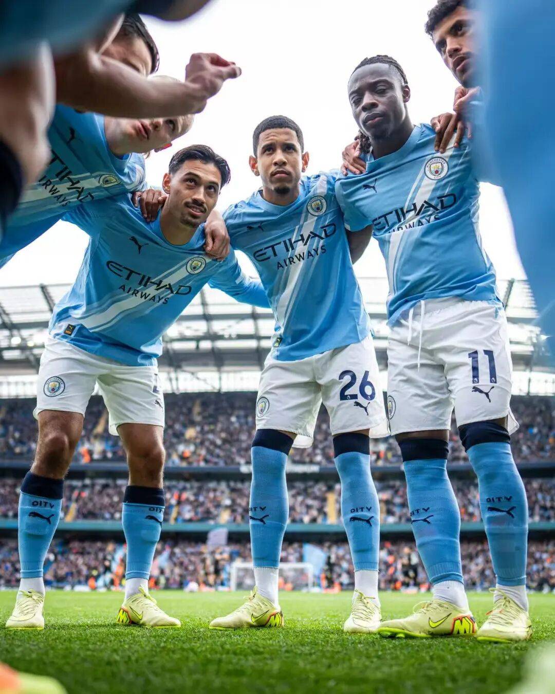 中超历年亚军：申花第五次屈居亚军，超越国安、泰山排名第一（中超历届亚军榜：申花五度屈居第二，超越国安与泰山居首）