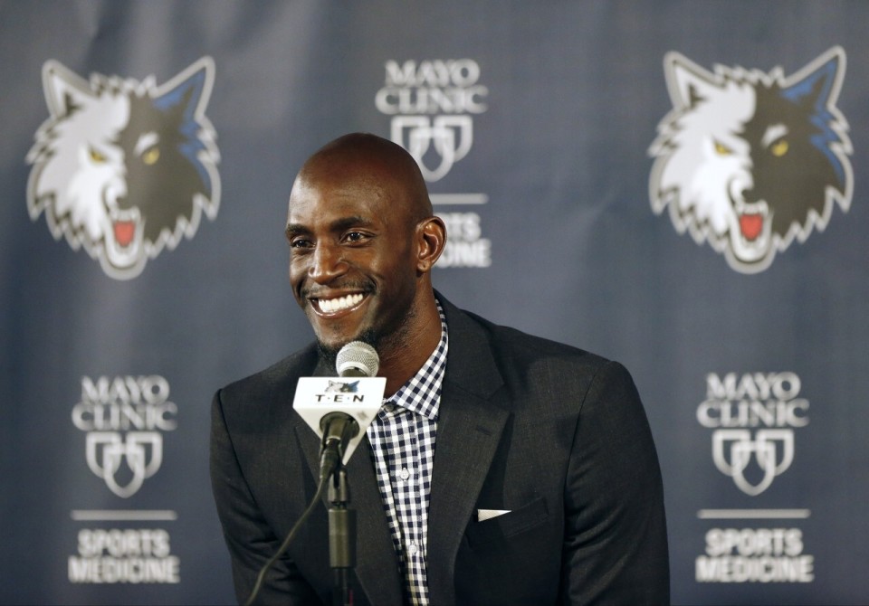 布伦森狂砍35分，命中率超6成，尼克斯晋级将面对魔术（布伦森高效砍35分命中率逾六成，尼克斯晋级将战魔术）