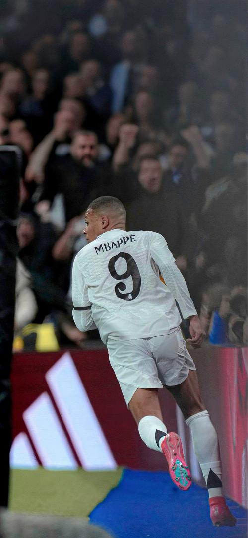 记者：曼联和纽卡都有意安德森，但诺丁汉森林确定1月不卖（曼联与纽卡相中安德森，诺丁汉森林明确冬窗不出售）