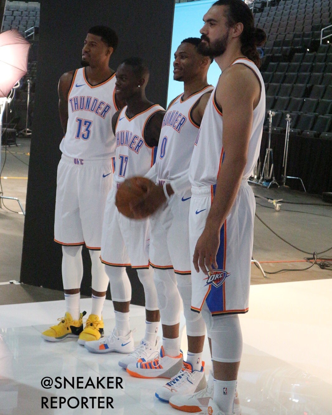 扎心🙃鹈鹕新秀奎因目前31场全勤 锡安7年仅两季出场数多于31场（对比太刺眼：鹈鹕新秀奎因31场全勤，锡安7年仅两季出场超过31场）