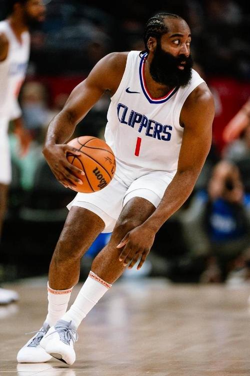 0-4不敌国安保级机会渺茫，亚泰众将赛后难掩失落情绪（0-4惨负国安，保级希望渺茫，亚泰将士赛后难掩沮丧）