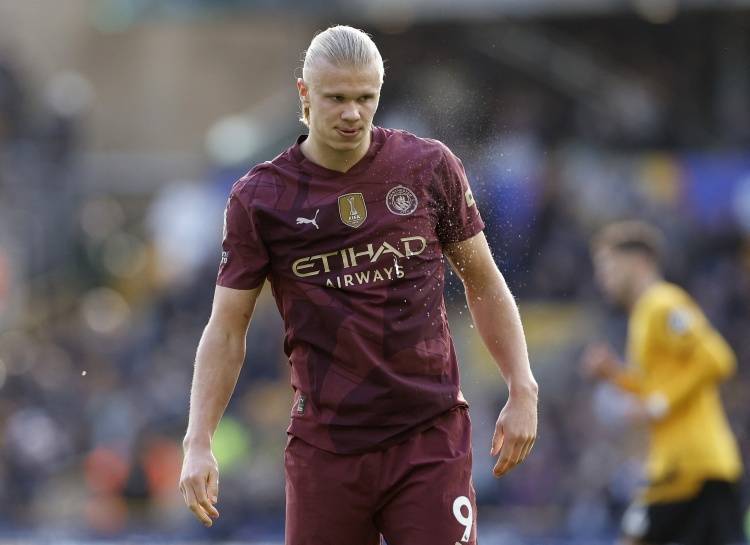 重返狼队？特劳雷或成救主！英超副班长向昔日功臣伸出橄榄枝（英超垫底队递橄榄枝，狼队旧将特劳雷或回归救火）