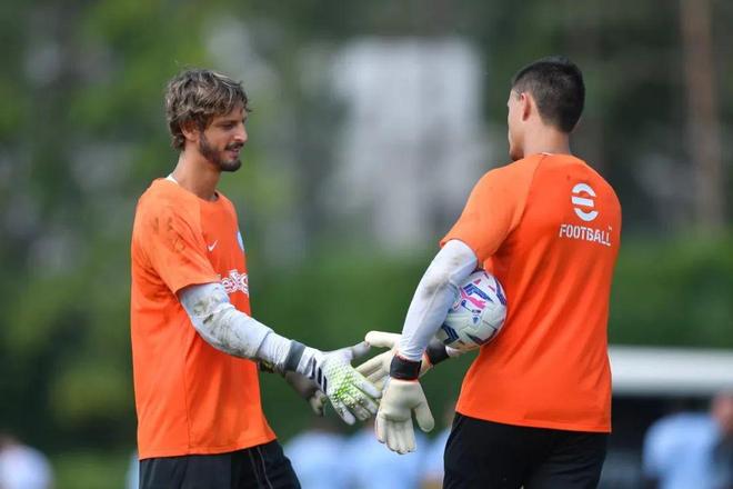 纹身师：不觉得斯帕莱蒂执教尤文是背叛那不勒斯，这只是工作（纹身师：斯帕莱蒂执教尤文非叛那不勒斯，只是职业选择）