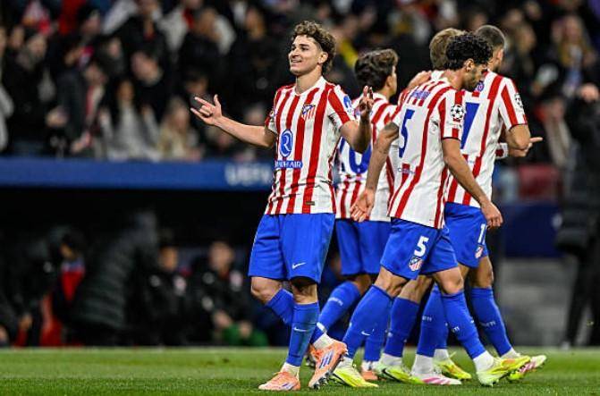 2025年K1最佳阵：洪正好、朴镇燮入选，仅2名外援在列（2025年K1最佳阵容揭晓：洪正好、朴镇燮上榜，外援仅两席）