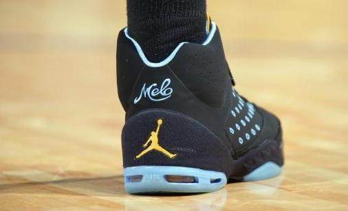 阿斯：费内巴切已与莱万初步接触，提供的一年半合同报价被拒（阿斯称：费内巴切已与莱万接洽，1年半合同提议遭拒）