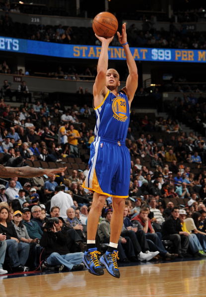 近6轮4球！38岁瓦尔迪意甲释放余热，50分钟后攻入3球（38岁瓦尔迪余威犹在：意甲近6轮斩获4球，50分钟后连下三城）